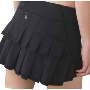 Lululemon Run: Pace Setter Skirt Tall (size 6) black